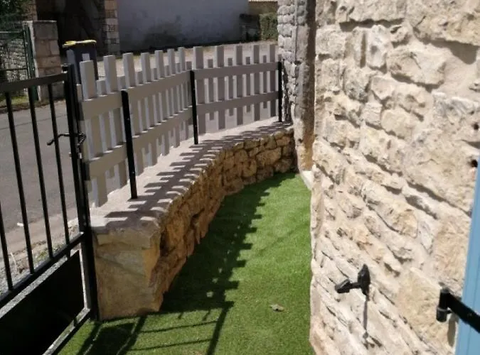 Bin Benaise Sans Linge Nyaraló