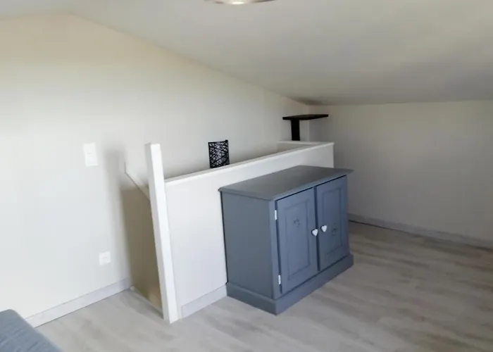 Bin Benaise Sans Linge Nyaraló *